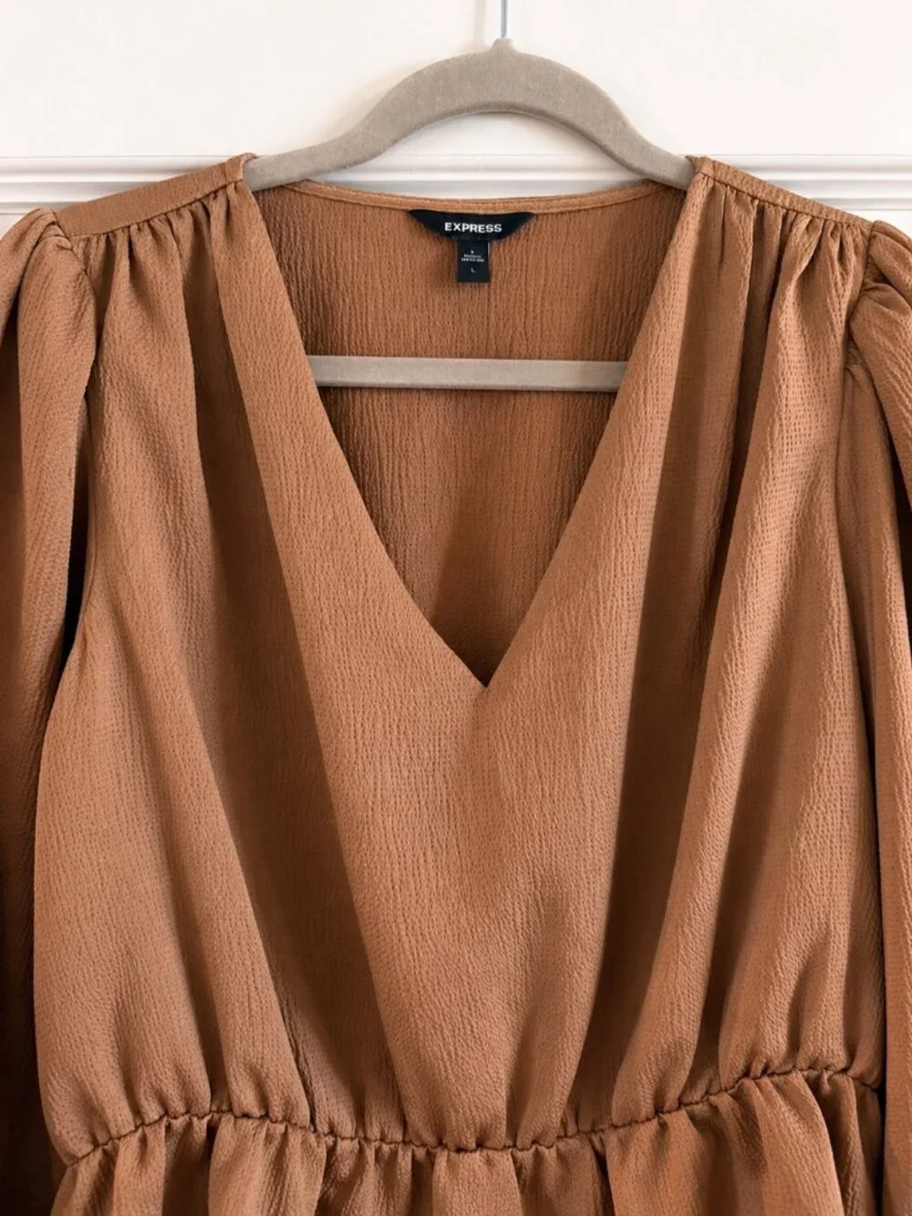 Express Textured Peplum Blouse – Size Large - Picture 2 of 3